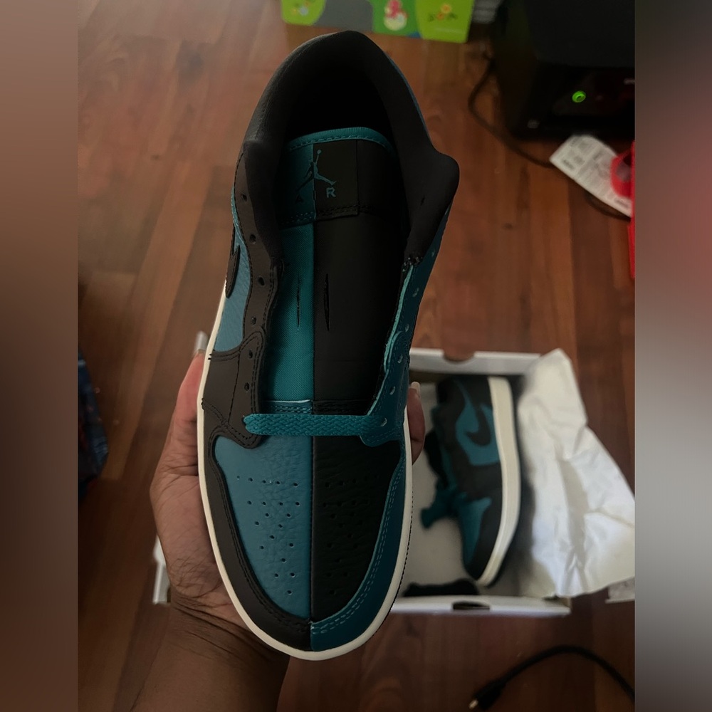 Women’s 8 Jordan 1 Low Bright Spruce